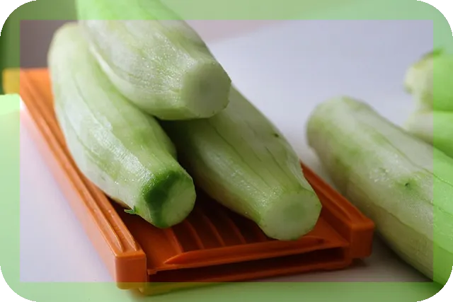 오이를 이용해 피부결을 정돈하는 방법으로 겨울철 피부 고민 해결