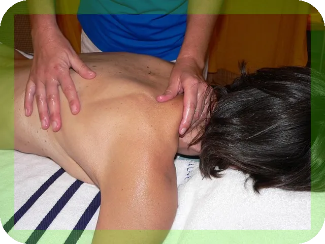 어깨통증 셀프 마사지로 통증 해소하는 방법은